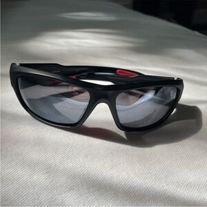 Champion Polarized Sunglasses Black White Wrap Frame CU8020CA C01 59
16 121.